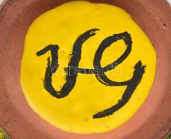 2 db retró kerámia. Kancsó és váza, apró lepattanással, egyik jelzett, m: 16-21 cm