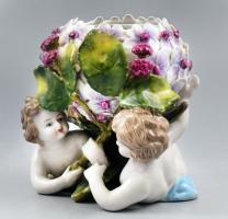 Würtwnbwrgi figurális váza, kézzel festett porcelán, jelzett, egy szirom letört, de megvan a darabja. M: 11 cm