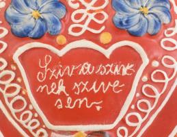 Hollóházi Szív a szívnek szívesen mézeskalács, falidísz. Kézzel festett fajansz, jelzett, kopásnyomo...