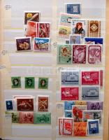 Rendezetlen magyar készlet, főleg a 40-es 50-es évek sorozatai több példányban is, nagyon magas katalógus érték