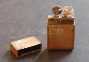 Régi rézből készült benzines öngyújtó