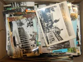 Kb 1500 db modern magyar városképes lap benne kb 500 db 50-es 60-as évekkel