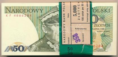 Lengyelország 1988. 50Zl (100x) eredeti kötegelővel, közte sorszámkövetők T:I-II Poland 1988. 50 Zlotych (100x) with original wrapper and some consecutive serials C:UNC-XF