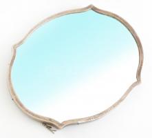 Ezüst (Ag) keretes (lemez vastagság cca. 0,7mm) asztali tükör, kitámasztó sérült, kopott, jelzett, sérült etikettel jelzett: Wintermantel és Szombathy. 36x29 cm, súly: nem meghatározható.