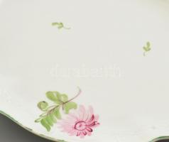 Vegyes herendi tétel, csésze, aljak és tálka, kézzel festett porcelán, jelzett, kopott