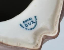 Royal Dux Retró róka, kézzel festett porcelán, jelzett, minimális kopásokkal, Terv: Jaroslav Jezek. ...