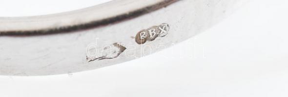 Fehérarany (Au) 14 K modern köves gyűrű, jelzett, méret: 53, bruttó: 2,5 g