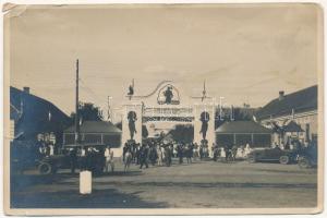 Verbász, Vrbas; kiállítás, automobilok / exhibition, automobiles. Beissmann &amp; Comp. photo (EM)