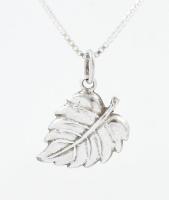 Ezüst(Ag) venezianer nyaklánc levél függővel, jelzett, h: 45,5 cm, 2,5×1,6 cm, nettó: 5,3 g