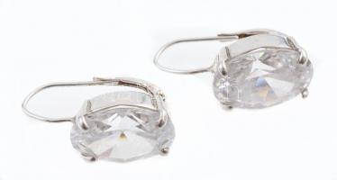 Ezüst(Ag) ékszerszett, gyűrű (57), fülbevaló és medál, jelzett, bruttó: 25,57 g