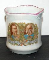 Múlt század elején készített porcelán pohár Vilmos császár és Ferenc József arcképével