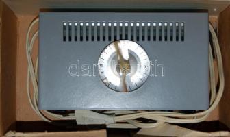 cca 1980 Q-129 típusú jelzőórás hordozható kvarclámpa eredeti dobozában