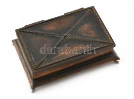 Piatnik magyar kártya, 32 lapos, kopott adóbélyeggel, 1920 körül, 12x8 cm, fém dobozban