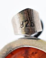 Ezüst(Ag) medál borostyánnal, jelzett, 3×2 cm, bruttó: 8,1 g
