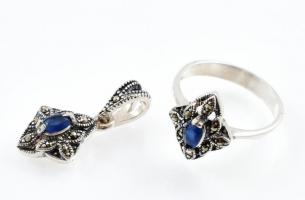 Ezüst(Ag) kék köves gyűrű és medál, jelzett, méret: 54, bruttó: 5,53 g