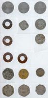 India 47db vegyes fémpénz műbőr érmetartó albumban T:vegyes
India 47pcs of mixed coins in faux leat...