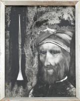 Szász Endre (1926-2003): Férfi fej, 1960-as évek. Olaj, papír, jelzett. Hátoldalán Magyar Nemzeti Galéria kiviteli engedély pecséttel. Üvegezett, kopott fa keretben. 31,5×23