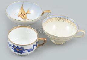 3 db kézzel festett porcelán mokkás csésze csészealjjal, kis kopásnyomokkal