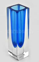 Lapra csiszolt muránói üveg váza, kis kopásnyomokkal, apró csorbával, m: 15,5 cm