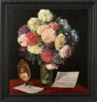 Henczné Deák Adrienne (1890-1956): Csendélet fényképpel és levéllel. Olaj, vászon, jelzett. Dekoratív fakeretben. 50x46 cm. / oil on canvas, signed, framed