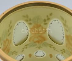 Többrétegű, kézzel festett, hámozott üveg váza, kis kopásnyomokkal, m: 16 cm