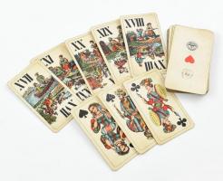 Chromo Magyar Ált. Papíripari Rt. tarokk játékkártya, 42 lap, 1930-1940 körül. Korának megfelelő állapotban, egy lapon kisebb sarokhiány.