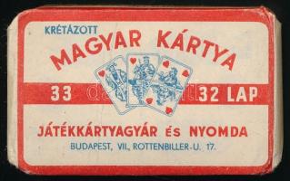 Krétázott magyar kártya, 32 lap, Játékkártyagyár és Nyomda Bp. (Piatnik kártyagyár utódja), 1950-1960 körül, bontatlan csomagolásban