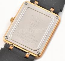 Tissot digitális és analóg karóra, működik, műanyag szíjjal, kopásnyomokkal, d: 22 cm