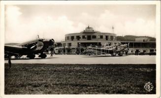1942 Budaörs, Repülőtér, állomás épület, Lufthansa és Ala Littoria repülőgépek