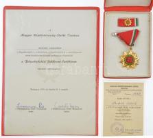 1970. "Felszabadulási Jubileumi Emlékérem" aranyozott, zománcozott Br kitüntetés mellszalagon, miniatűrrel szalagsávon, adományozói okirattal és igazolvánnyal, tokban T:1- NMK 712.