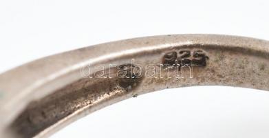 Ezüst (Ag/925) Női gyűrű gyökér smaragddal ékítve. br:5,1g, m:55, jelzett