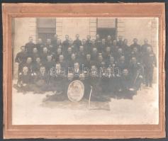 cca 1920-1930 M. Kir. Állami Rendőrség Dombóvári Kapitányság rendőreinek csoportképe, körbevágott, foltos, 17x23 cm