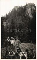 1941 Vit-Havas (Hagymás-hegység, Muntii Hasmas), kirándulók / hiking. photo