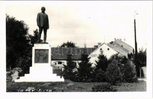 Kaposvár, Nagyatádi Szabó István szobor, emlékmű. photo