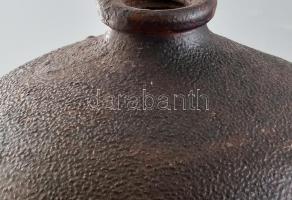 Régi, nagy méretű olaj tároló edény, korának megfelelő állapotban. M: 49 cm