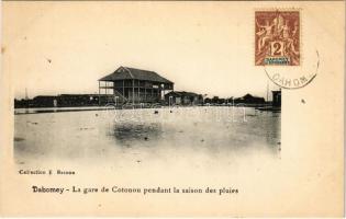Cotonou, La Gare de Cotonou pendant la saison des pluies / African folklore, railway station during the rainy season