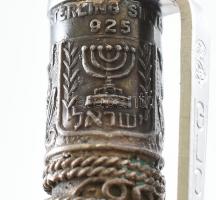 Globus márkájú ezüst (Ag) golyóstoll, rajta héber nyelvű felirattal, menórával, florális motívumokka...