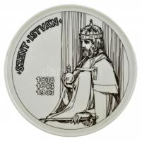 1983. Szent István szentté avatásának 900. évfordulója jelzett Hollóházi porcelán emlékérem eredeti, kissé viseltes papírtokban (140mm) T:1