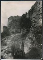 cca 1950 Visegrádi vár fala, fotó, az egyik sarkán kis gyűrődésnyommal, 23x16 cm