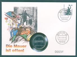 NDK 1982. 5M "Berlin" érmés, berlini díjjegyes borítékon "A Fal megnyitása" T:1 Ismertetővel.