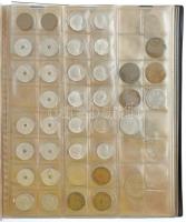 Műbőr érme berakóba rendezett vegyes korona, pengő, forint fillér és forint érmetétel (~106db) + 189...