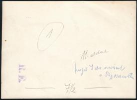 cca 1930-1940 Budapest, Nagyvásárcsarnok, zöldségárus, hátoldalán feliratozott fotó, 12,5x17,5 cm