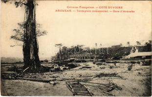 Abidjan, Abidjean; Terre-plein commercial, Gare dAnsuabo / railway station