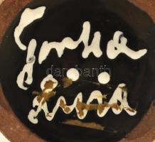 Gorka Lívia (1925 - 2011): Váza. Korongozott és kézzel formázott kerámia. Okker, fekete és fehér máz...