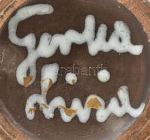 Gorka Lívia (1925 - 2011): Váza. Korongozott és kézzel formázott kerámia. Zöldes és fekete mázakkal....