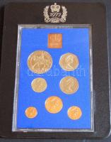 Nagy-Britannia 1977. 1/2p-50p 7klf db, szettben, benne 25p "Koronázási évforduló" + "Királyi verde" emlékérem T:PP