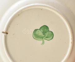 3 db népi, kézzel festett fajansz tányér, sérülésekkel, jelzés nélkül, d: 18 cm