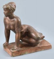 Jelzés nélkül: Akt. Festett gipsz, sérülésekkel, m: 19 cm