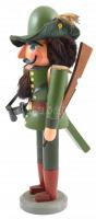 Diótörő katona, fa, részben kézzel festett, kopásnyomokkal, m: 37 cm
