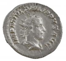 Római Birodalom / I. Philippus 244-247. Antoninianus Ag (3,73g) T:2 patina, kis repedés
Roman Empir...